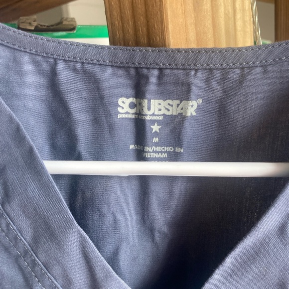 Scrub top - Picture 2 of 2